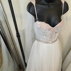 Wedding / Special Occasion Gown - Size 6